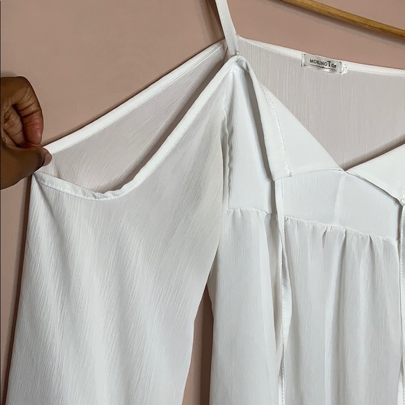 FLOWY WHITE COLD SHOULDER TOP!! - Picture 8 of 9